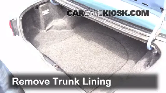 1997 Ford Thunderbird LX 4.6L V8 Pneus et roues Changer un pneu crevé